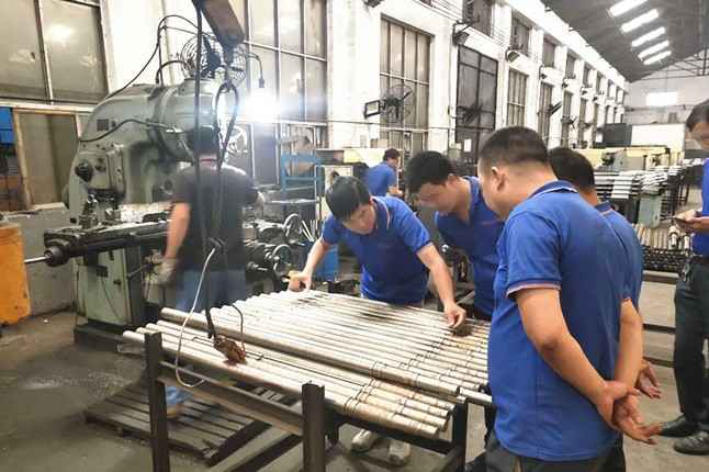 武汉波涛人才培训与发展有限公司每周对各个工序进行质量监督检验的现场。